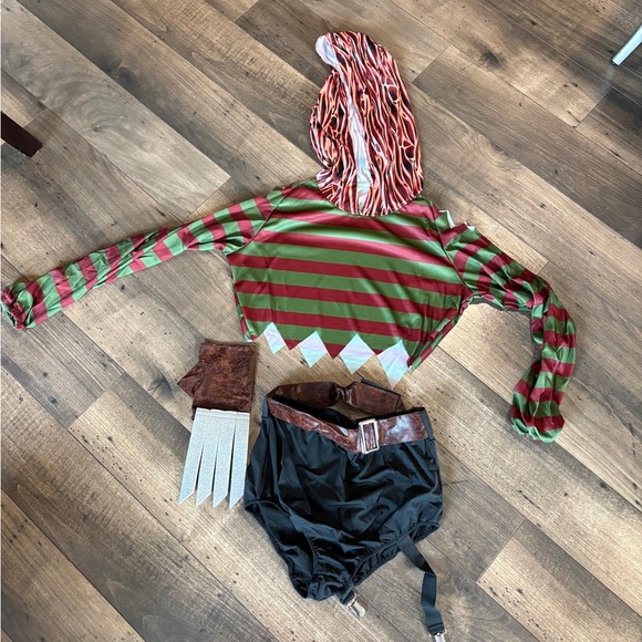Leg Avenue Other - Leg Avenue Red and Green Striped Freddy Krueger Halloween Costume Set